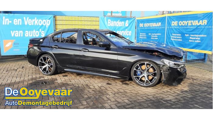 BMW M5 M550i xDrive 4.4 V8 32V TwinPower Turbo Sloopvoertuig (2018, Zwart)