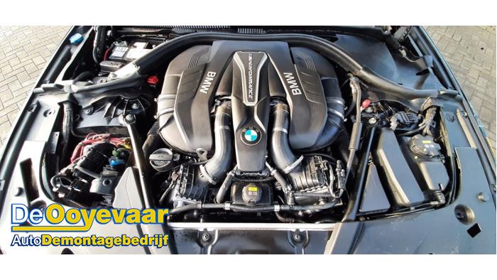 BMW M5 M550i xDrive 4.4 V8 32V TwinPower Turbo Sloopvoertuig (2018, Zwart)