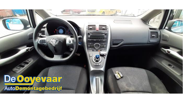 Toyota Auris 1.8 16V HSD Full Hybrid Sloopvoertuig (2010, Grijs)