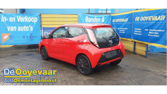 Toyota Aygo 1.0 12V VVT-i Sloopvoertuig (2015, Rood)
