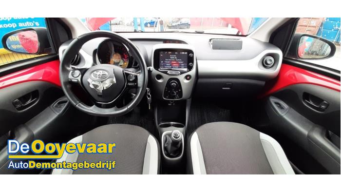 Toyota Aygo 1.0 12V VVT-i Sloopvoertuig (2015, Rood)