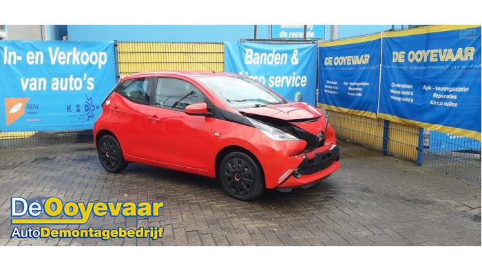 Toyota Aygo 1.0 12V VVT-i Sloopvoertuig (2015, Rood)