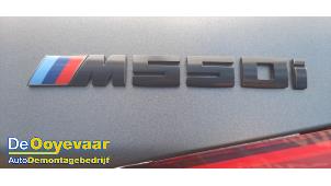 BMW 5 serie M550i xDrive 4.4 V8 32V TwinPower Turbo Sloopvoertuig (2017, Donker, Blauw)