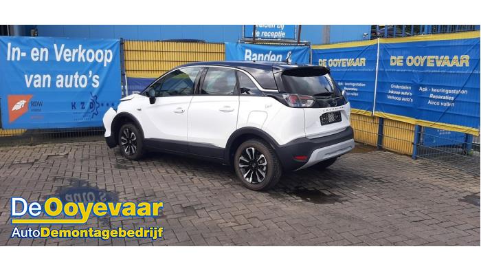Opel Crossland 1.2 Turbo 12V Sloopvoertuig (2024, Metallic, Wit, Zwart)