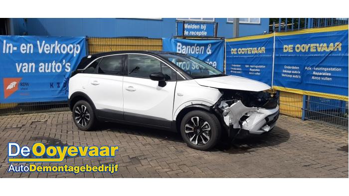 Opel Crossland 1.2 Turbo 12V Sloopvoertuig (2024, Metallic, Wit, Zwart)