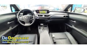Lexus UX 250h 2.0 16V Sloopvoertuig (2019, Zwart)