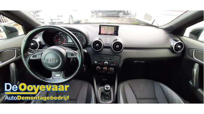 Audi A1 1.2 TFSI Sloopvoertuig (2012, Grijs, Zwart)