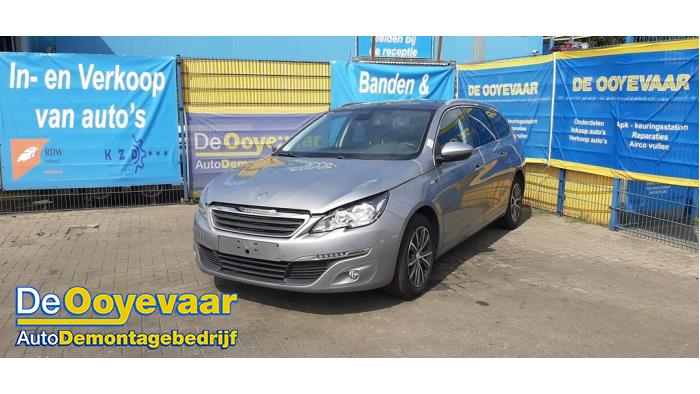 Peugeot 308 SW 1.2 12V e-THP PureTech 130 Sloopvoertuig (2015, Grijs)