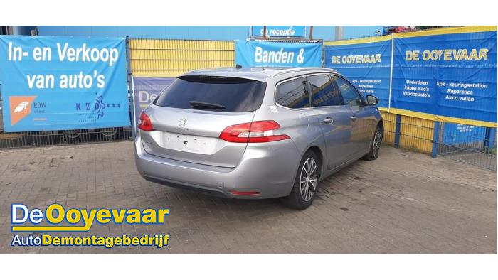 Peugeot 308 SW 1.2 12V e-THP PureTech 130 Sloopvoertuig (2015, Grijs)