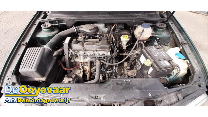 Volkswagen Golf III Cabrio Restyling 1.8 Sloopvoertuig (1999, Groen)