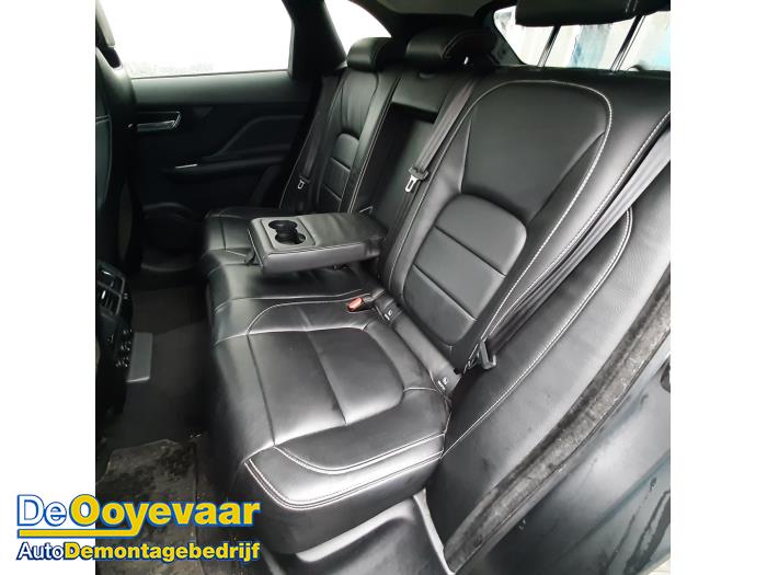 Jaguar F-Pace 2.0 D 180 16V AWD Sloopvoertuig (2018, Zwart)