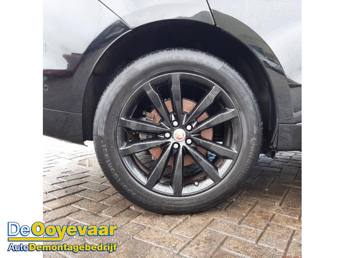 Jaguar F-Pace 2.0 D 180 16V AWD Sloopvoertuig (2018, Zwart)