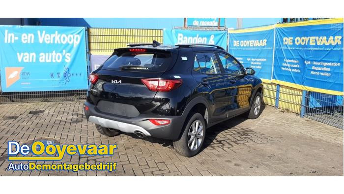 Kia Stonic 1.0i T-GDi 12V Eco-Dynamics+ Sloopvoertuig (2022, Zwart)