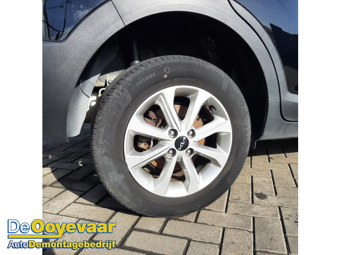 Kia Stonic 1.0i T-GDi 12V Eco-Dynamics+ Sloopvoertuig (2022, Zwart)