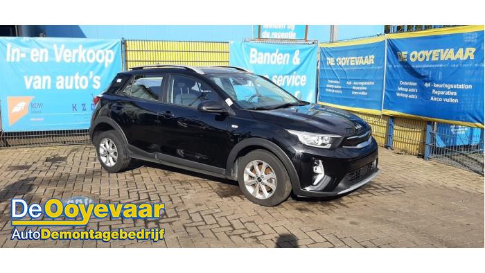 Kia Stonic 1.0i T-GDi 12V Eco-Dynamics+ Sloopvoertuig (2022, Zwart)