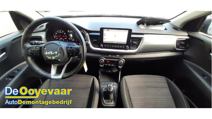 Kia Stonic 1.0i T-GDi 12V Eco-Dynamics+ Sloopvoertuig (2022, Zwart)