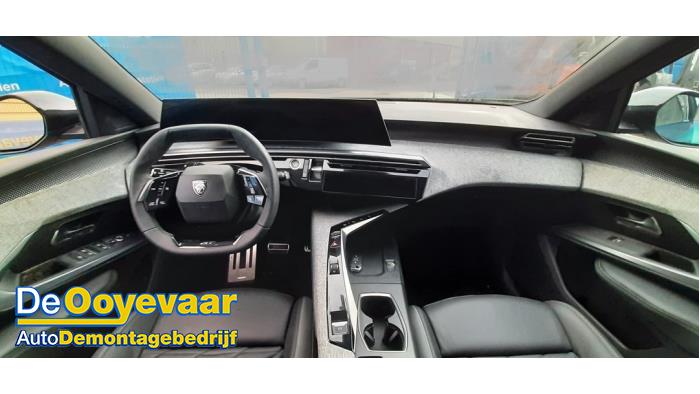 Peugeot 3008 III 1.2 12V Hybrid 136 Sloopvoertuig (2024, Blauw)