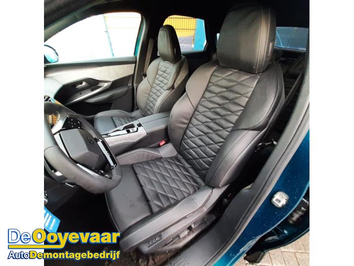 Peugeot 3008 III 1.2 12V Hybrid 136 Sloopvoertuig (2024, Blauw)