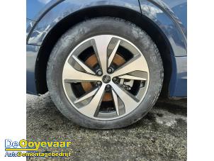 Audi Q8 E-tron 50 Quattro 95 kWh Sloopvoertuig (2023, Blauw)