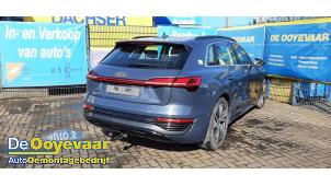 Audi Q8 E-tron 50 Quattro 95 kWh Sloopvoertuig (2023, Blauw)