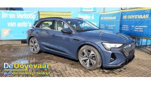 Audi Q8 E-tron 50 Quattro 95 kWh Sloopvoertuig (2023, Blauw)