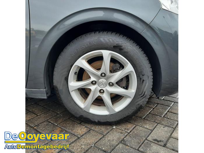 Peugeot 208 I 1.2 Vti 12V PureTech 82 Sloopvoertuig (2014, Grijs)