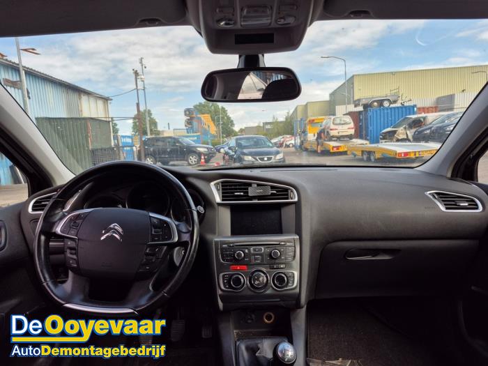 Citroen C4 Berline 1.6 16V VTi Sloopvoertuig (2011, Zwart)