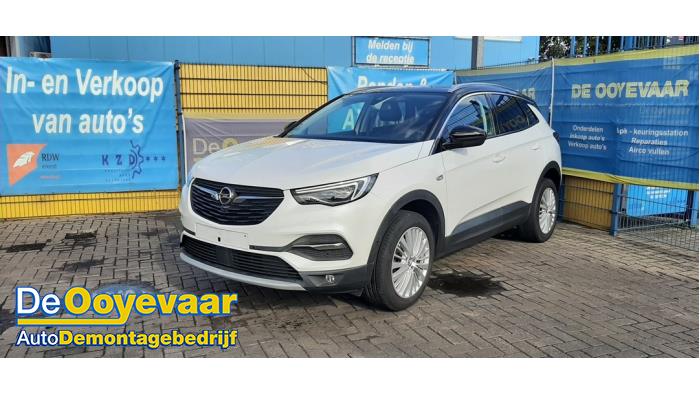 Opel Grandland 1.2 Turbo 12V Sloopvoertuig (2018, Wit, Zwart)