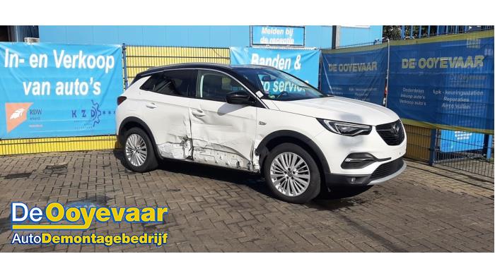 Opel Grandland 1.2 Turbo 12V Sloopvoertuig (2018, Wit, Zwart)