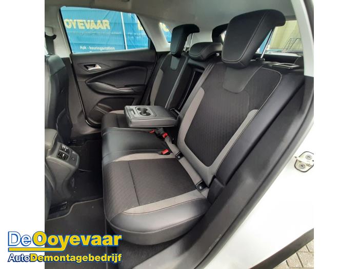 Opel Grandland 1.2 Turbo 12V Sloopvoertuig (2018, Wit, Zwart)
