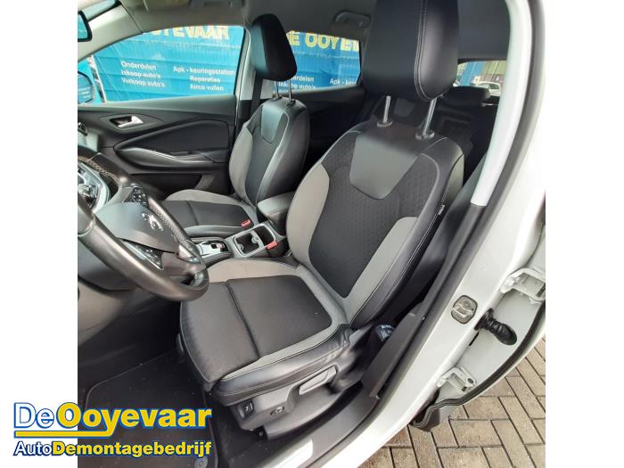 Opel Grandland 1.2 Turbo 12V Sloopvoertuig (2018, Wit, Zwart)
