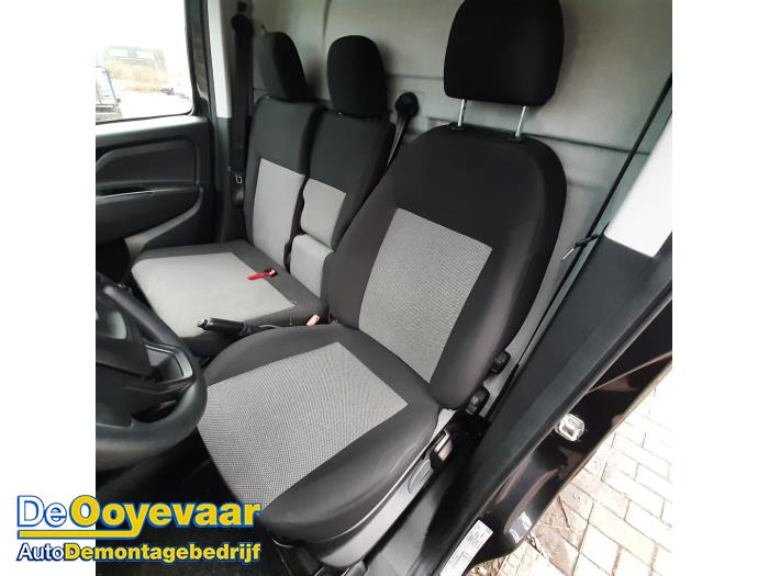 Fiat Doblo Cargo 1.6 D Multijet Sloopvoertuig (2021, Zwart)