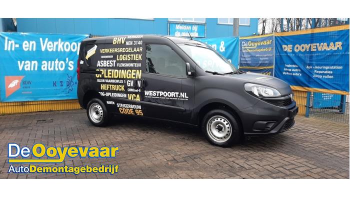 Fiat Doblo Cargo 1.6 D Multijet Sloopvoertuig (2021, Zwart)