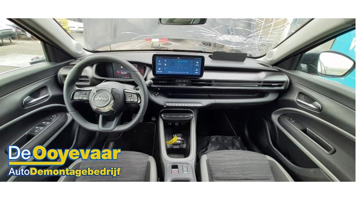 Jeep Avenger 54 kWh Sloopvoertuig (2024, Zwart)