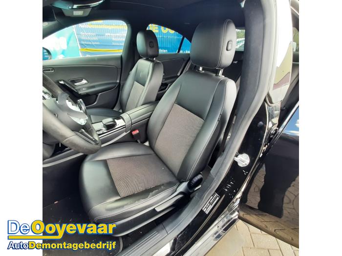 Mercedes CLA 1.3 CLA-180 Turbo 16V Sloopvoertuig (2020, Zwart)