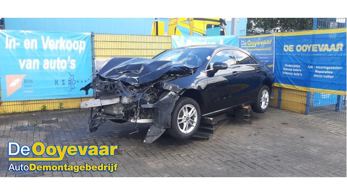 Mercedes CLA 1.3 CLA-180 Turbo 16V Sloopvoertuig (2020, Zwart)
