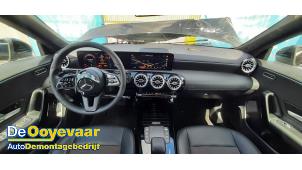 Mercedes CLA 1.3 CLA-180 Turbo 16V Sloopvoertuig (2020, Zwart)