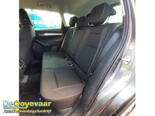 Skoda Karoq 1.0 TSI 12V Sloopvoertuig (2024, Grijs)