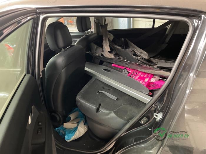 Kia Sportage 2.0 CVVT 16V 4x2 Sloopvoertuig (2011, Zwart)