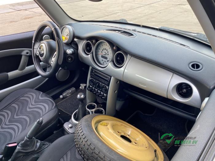 Mini Mini One/Cooper 1.6 16V One Sloopvoertuig (2002, Grijs)