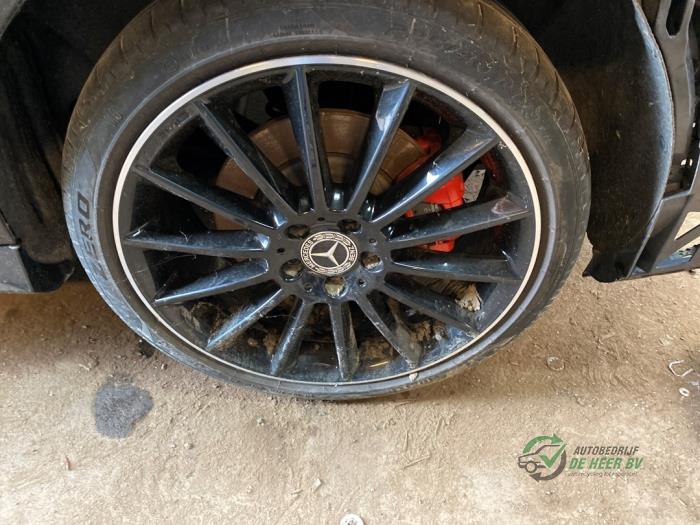 Mercedes A Limousine 1.3 A-250 e Turbo 16V Sloopvoertuig (2020, Zwart)
