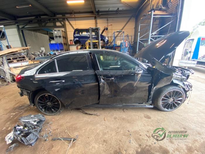 Mercedes A Limousine 1.3 A-250 e Turbo 16V Sloopvoertuig (2020, Zwart)