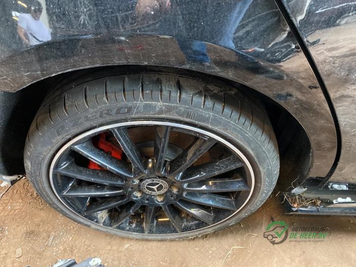 Mercedes A Limousine 1.3 A-250 e Turbo 16V Sloopvoertuig (2020, Zwart)