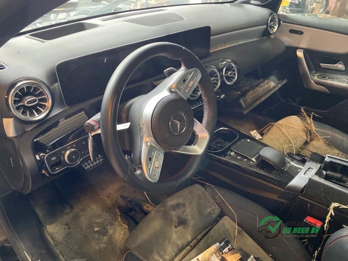Mercedes A Limousine 1.3 A-250 e Turbo 16V Sloopvoertuig (2020, Zwart)