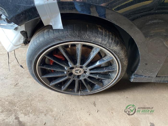 Mercedes A Limousine 1.3 A-250 e Turbo 16V Sloopvoertuig (2020, Zwart)