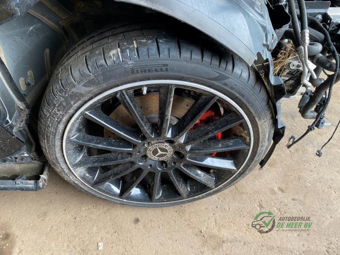 Mercedes A Limousine 1.3 A-250 e Turbo 16V Sloopvoertuig (2020, Zwart)
