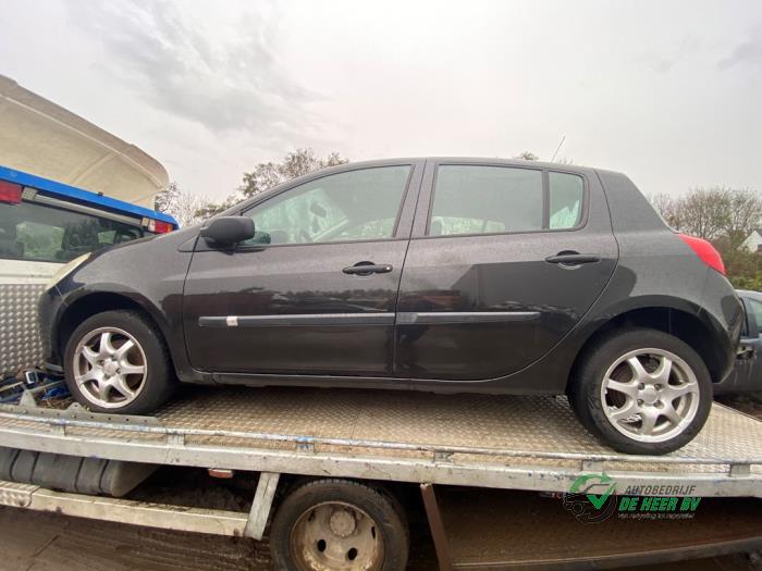 Renault Clio III 1.2 16V 75 Sloopvoertuig (2008, Zwart)