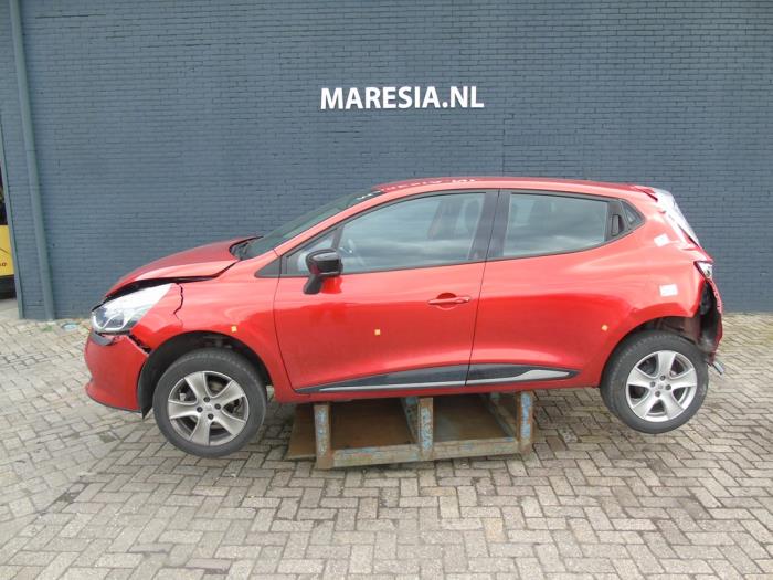 Renault Clio 2015 - large/048a87ad-1e4d-4299-95cf-eee4bd8c2269.jpg