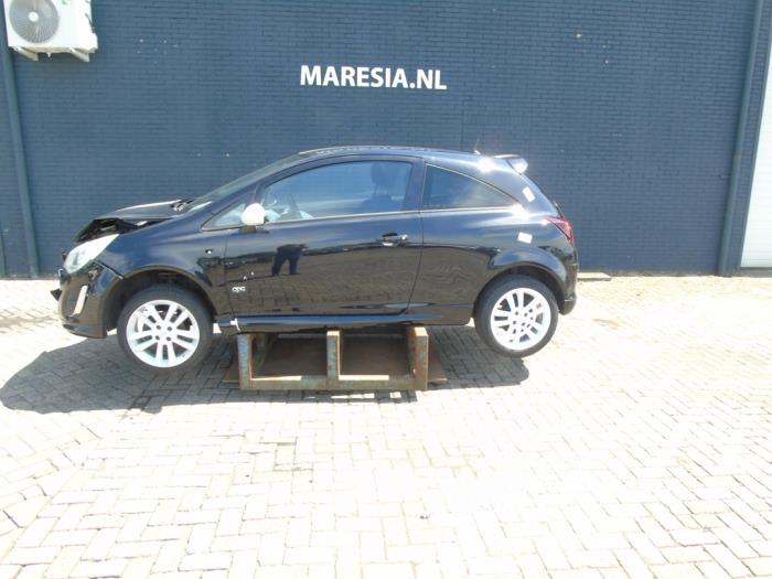 Opel Corsa D 1.4 Euro 5 Sloopvoertuig (2011, Zwart)