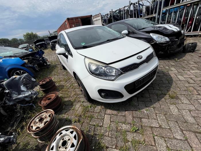Kia Rio III 1.2 CVVT 16V Sloopvoertuig (2013, Wit)